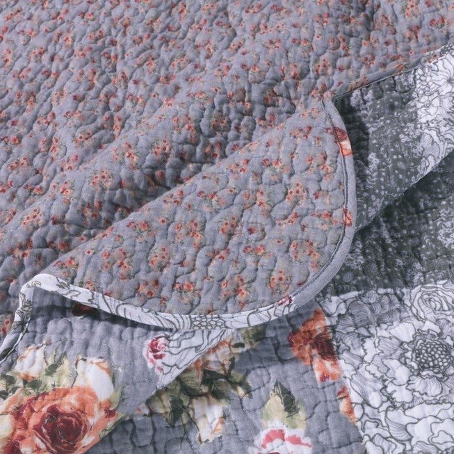 Giulia Quilted Throw Blanket, , alternate image number null
