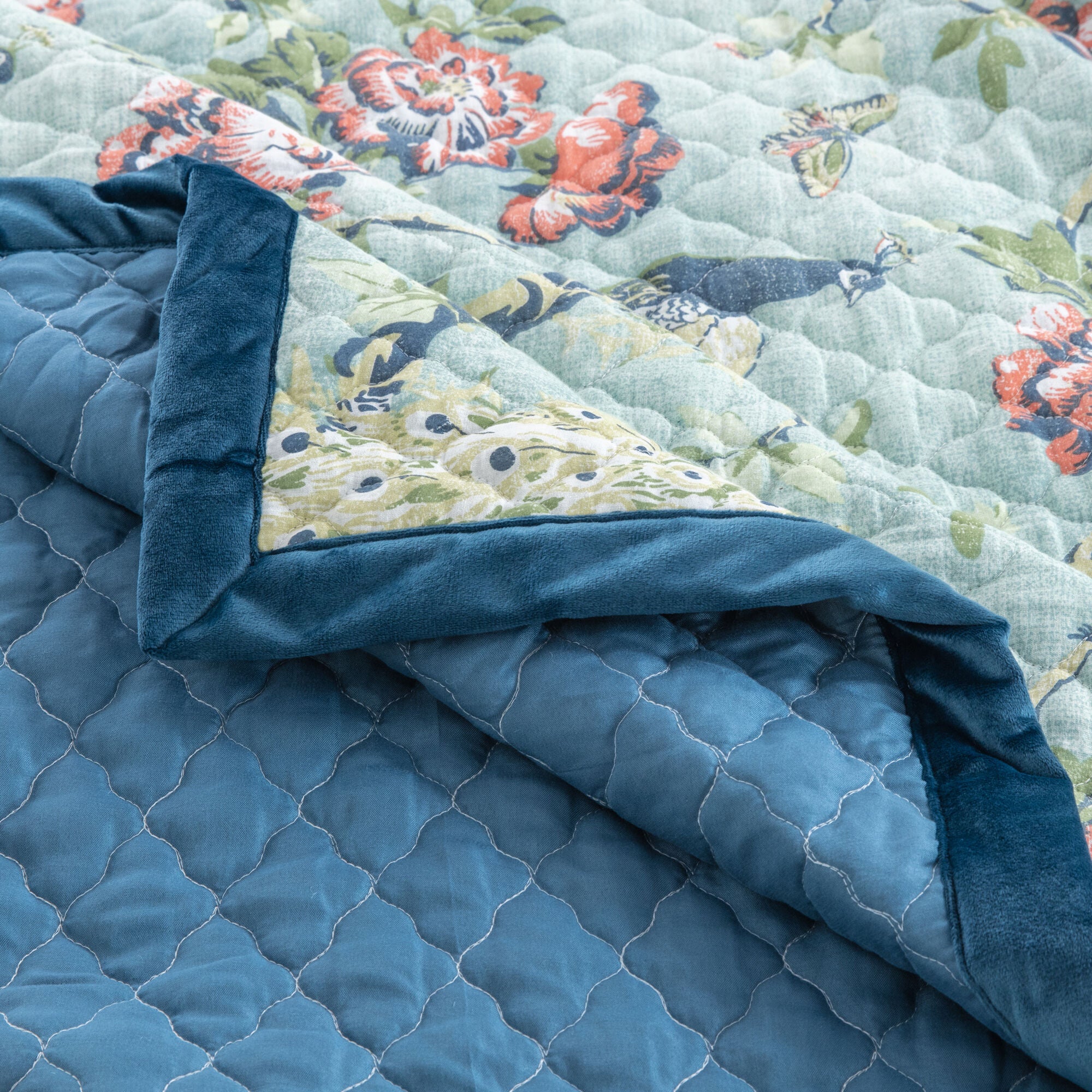 Pavona Quilted Throw Blanket, JADE, alternate image number 4