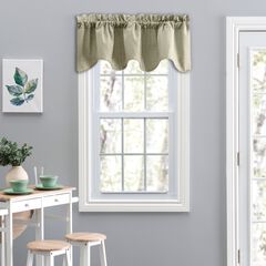 Lisa Solidtextured Scallop Valance