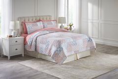Geo Patchwork Quilt Set
