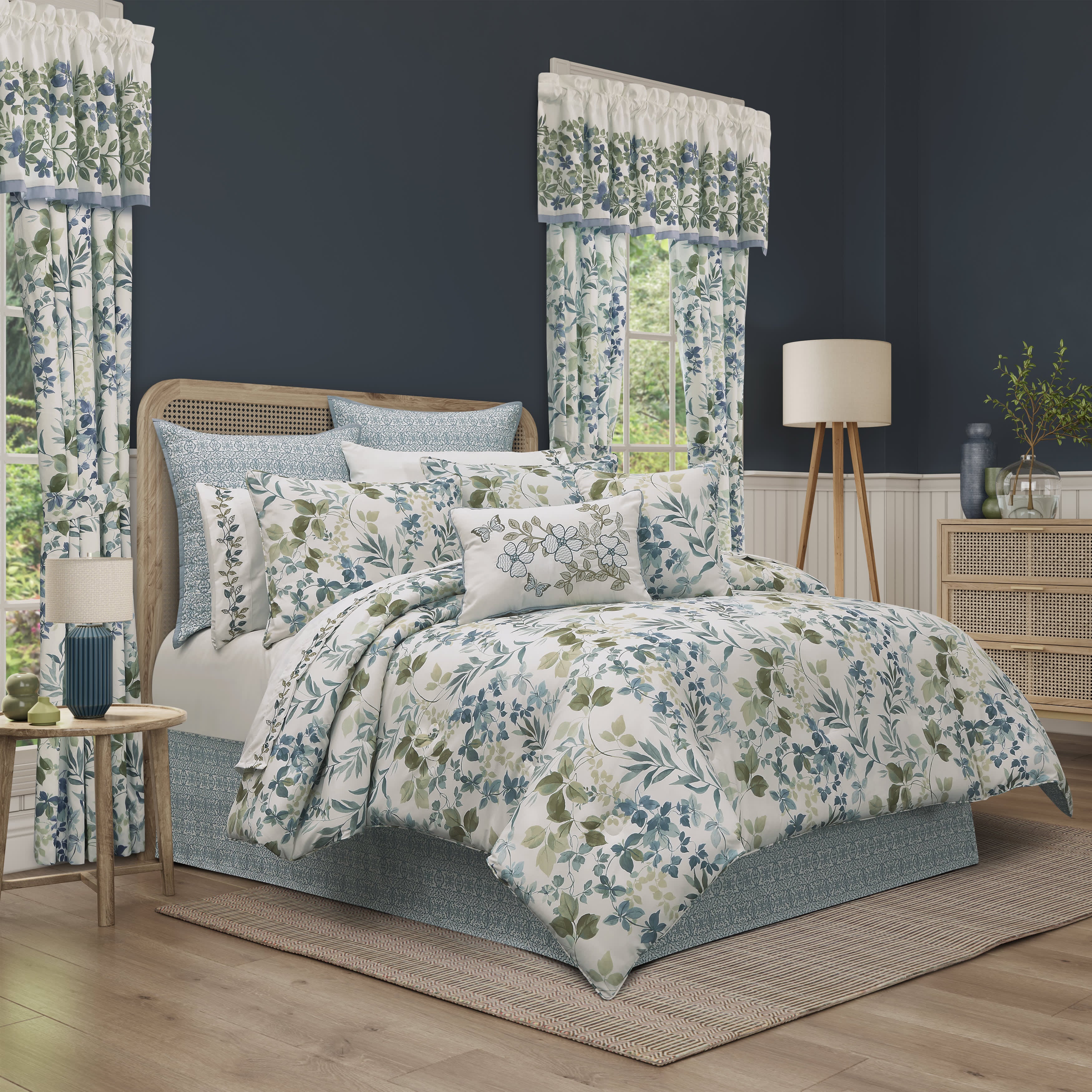 Evergreen Blue 4 Piece Comforter Set, BLUE, hi-res image number 0