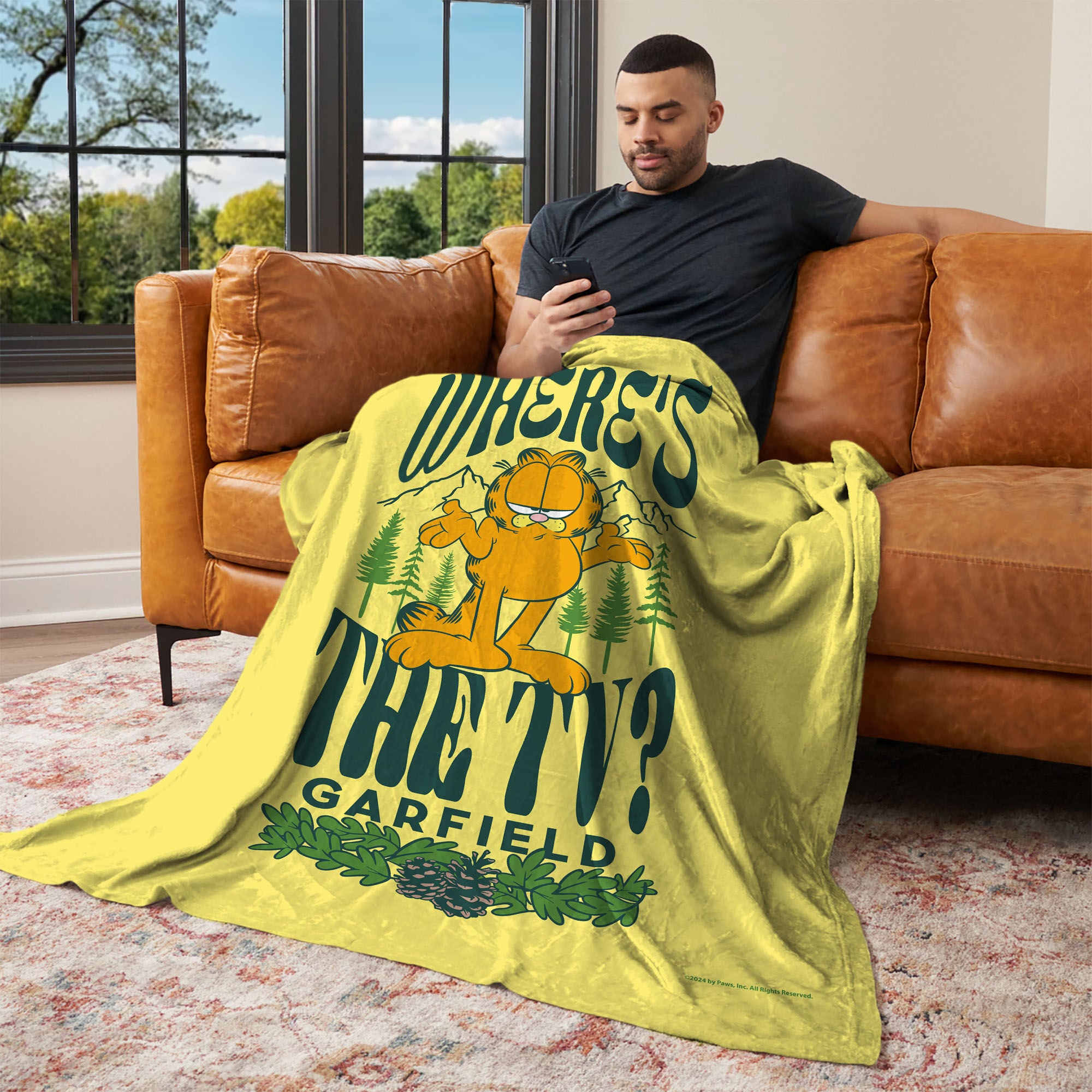 Nickelodeon Garfield Where's the TV Silk Touch Throw Blanket 50x60 Inches, YELLOW, alternate image number 2