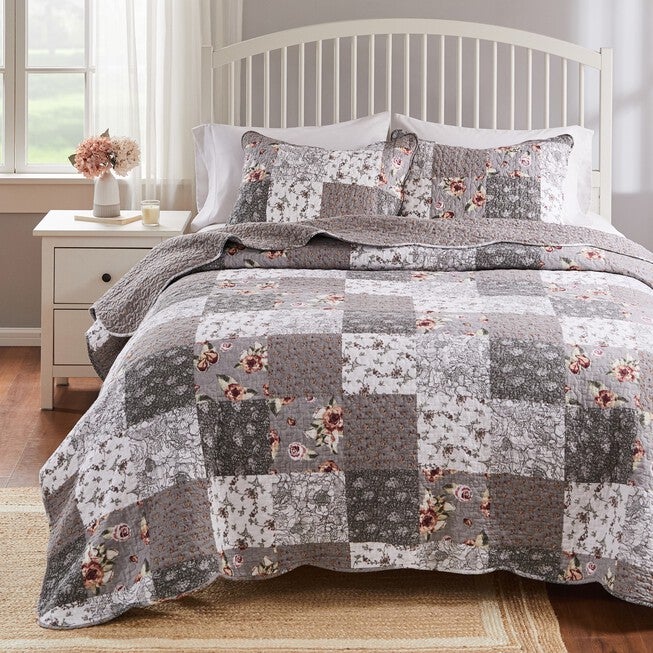 Giulia Quilt Set , , on-hover image number null