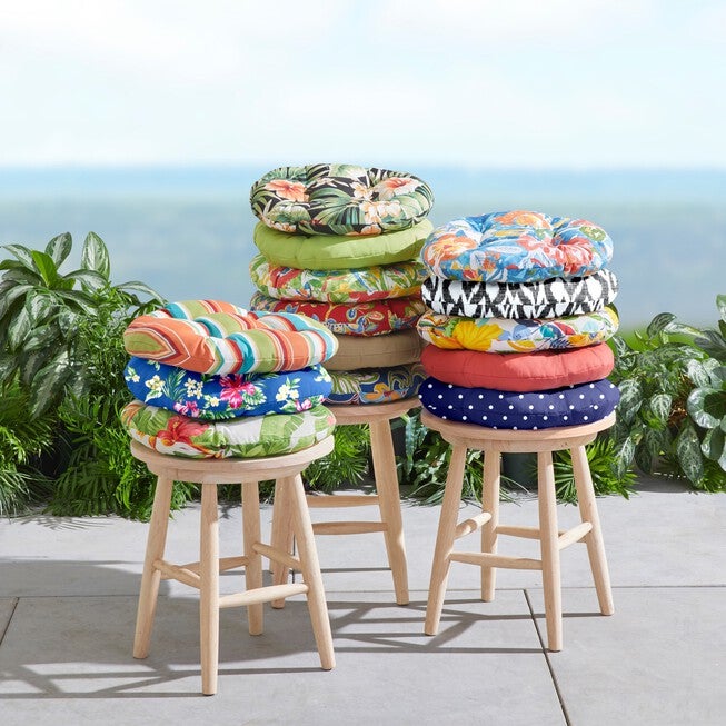BH Outdoor Performance Tufted Round Chair cushion, , on-hover image number null