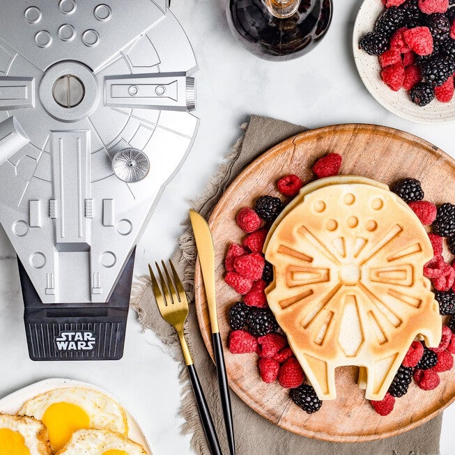 Star Wars Deluxe Millennium Falcon Waffle Maker, SILVER, alternate image number null