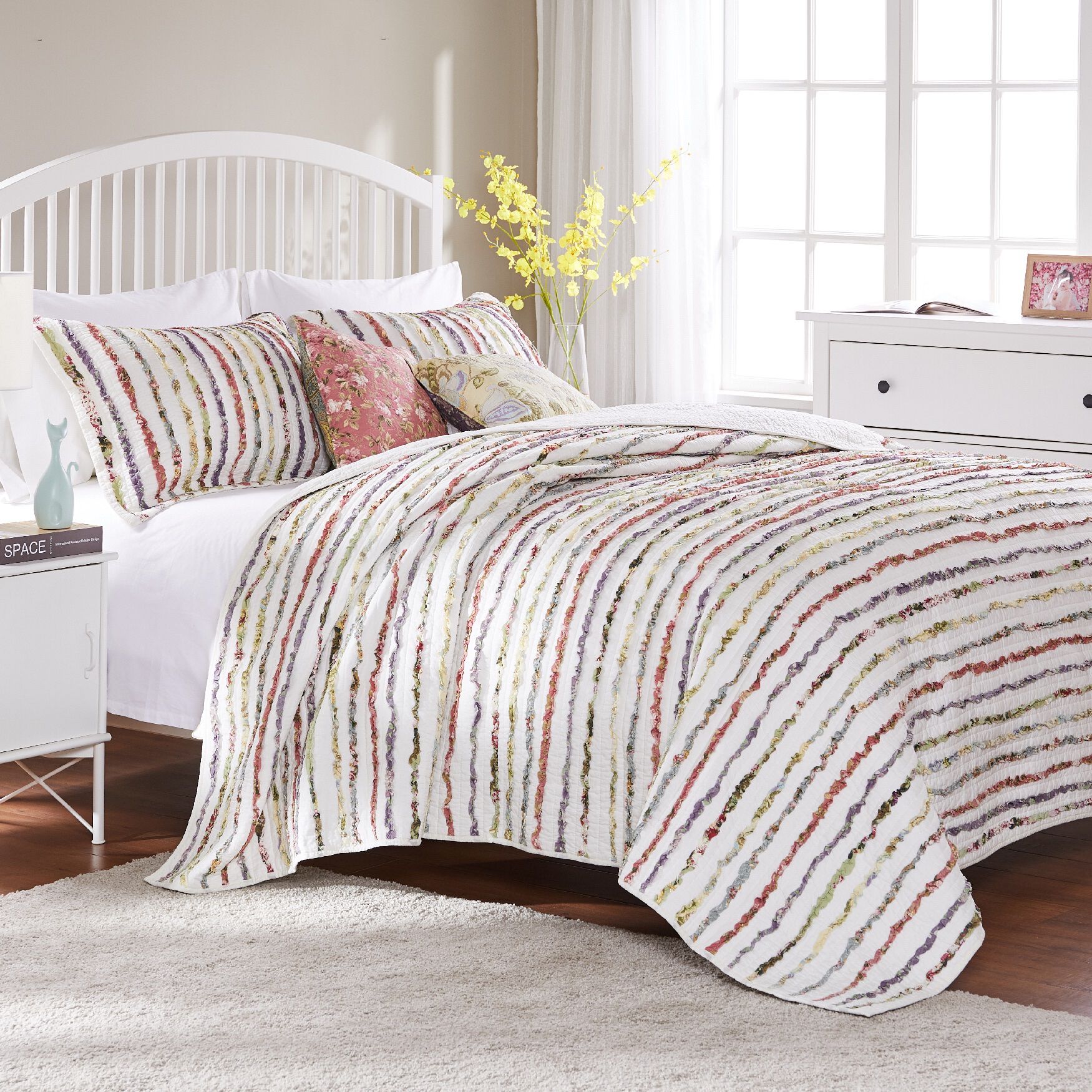 Bella Ruffle Quilt And Decorative Pillow Set, MULTI, hi-res image number 0