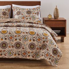 Andorra Quilt And Pillow Sham Set