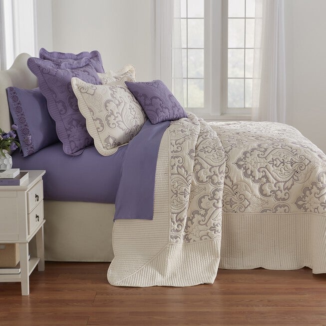 Amelia Bedspread, , alternate image number null