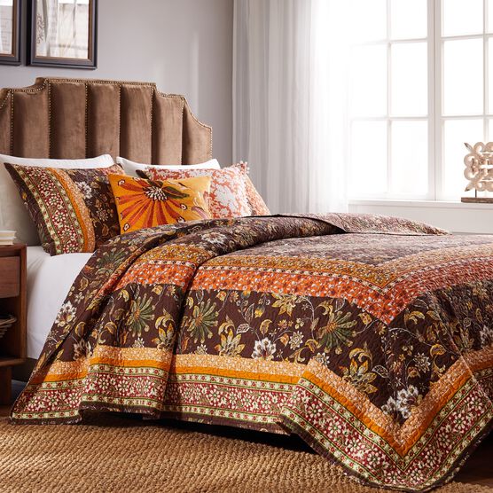 Audrey Quilt And Pillow Sham Set, , alternate image number null