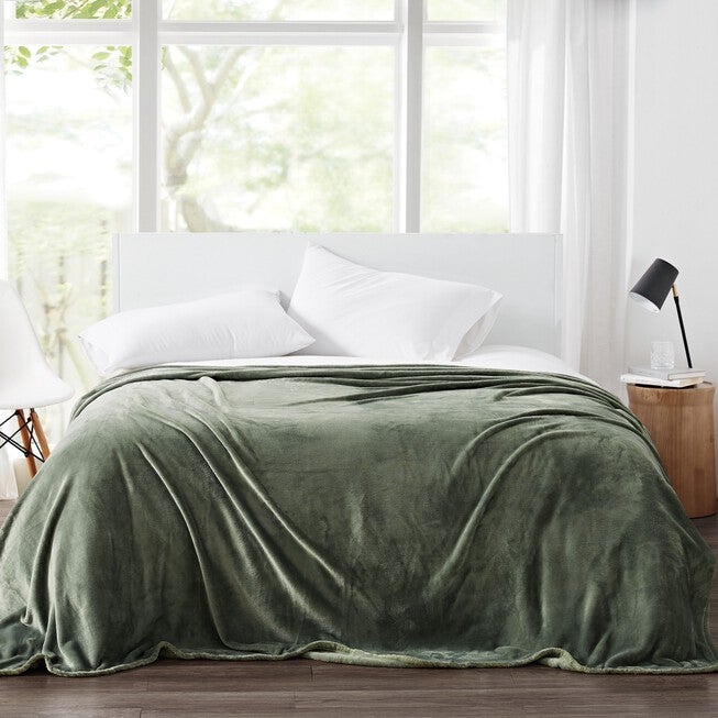 Solid Plush Blanket, GREEN, hi-res image number null