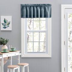 Lisa Solidtextured Tailored Valance
