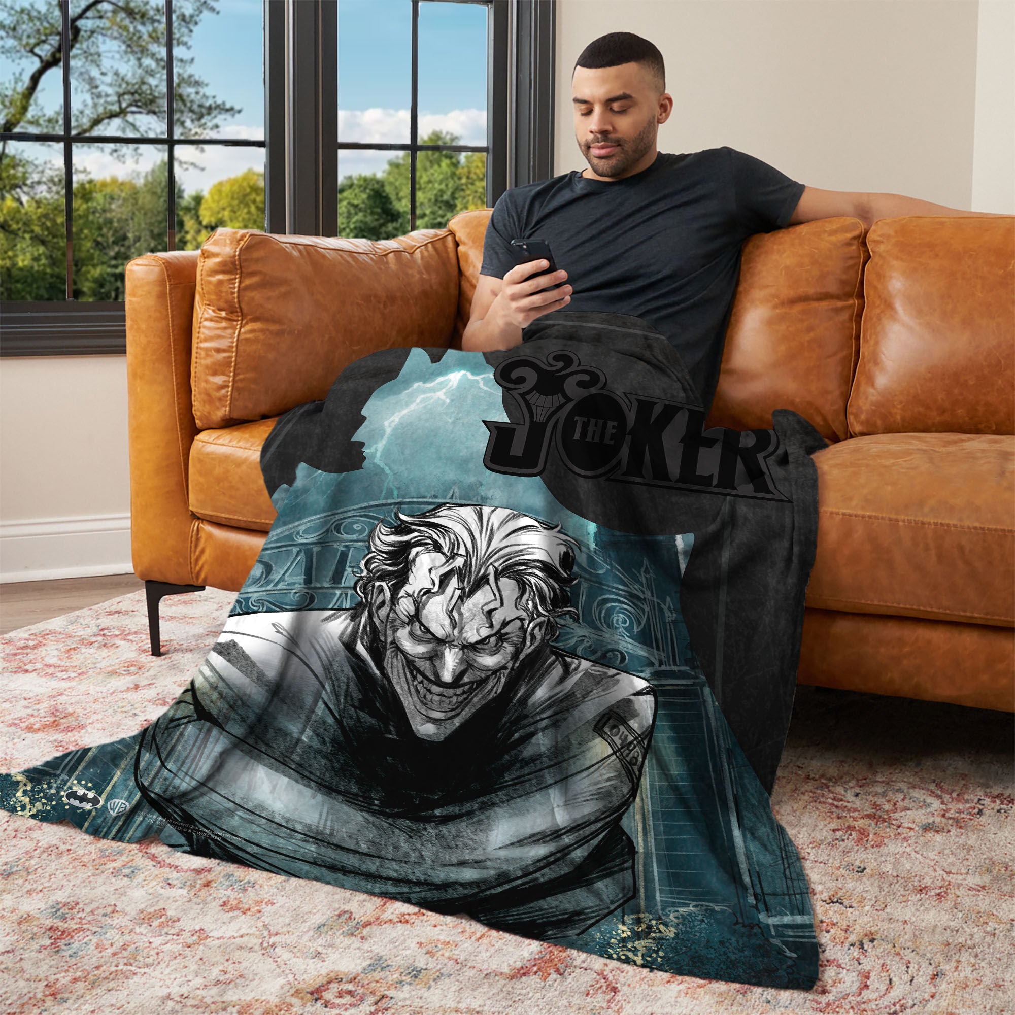 Warner Bros. DC Joker's Embrace Silk Touch Throw Blanket 50x60 Inches, JOKER THROW, alternate image number 2