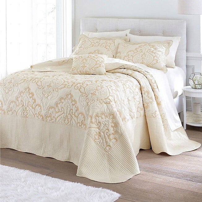 Amelia Bedspread, , alternate image number null
