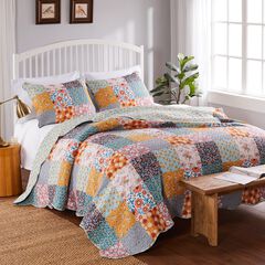 Carlie Calico Patchwork Cotton Quilt Set