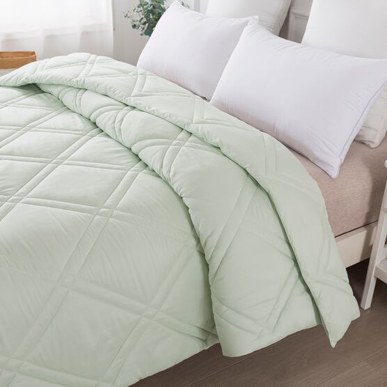 Double Diamond Down Alternative Comforter, , alternate image number null