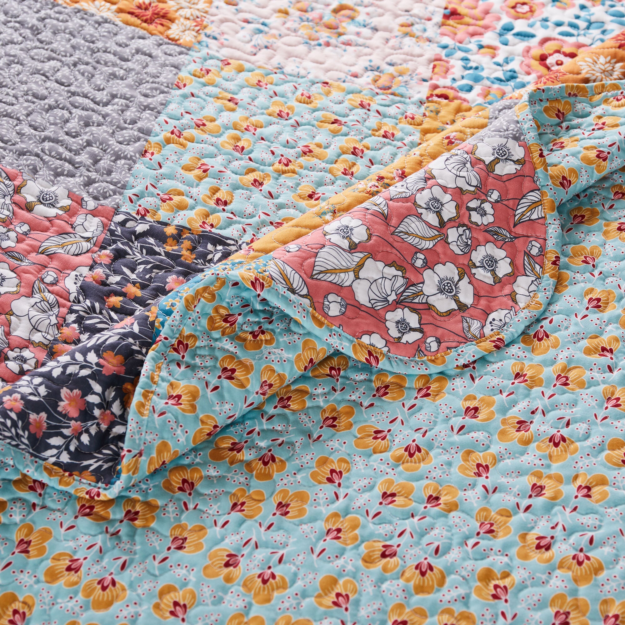 Carlie Calico Patchwork Cotton Quilt Set, CALICO PATCHES, alternate image number 4