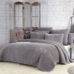 Joanna Velvet Quilt Set