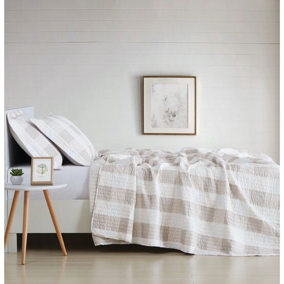 Everyday Buffalo Plaid Quilt Set, , alternate image number null