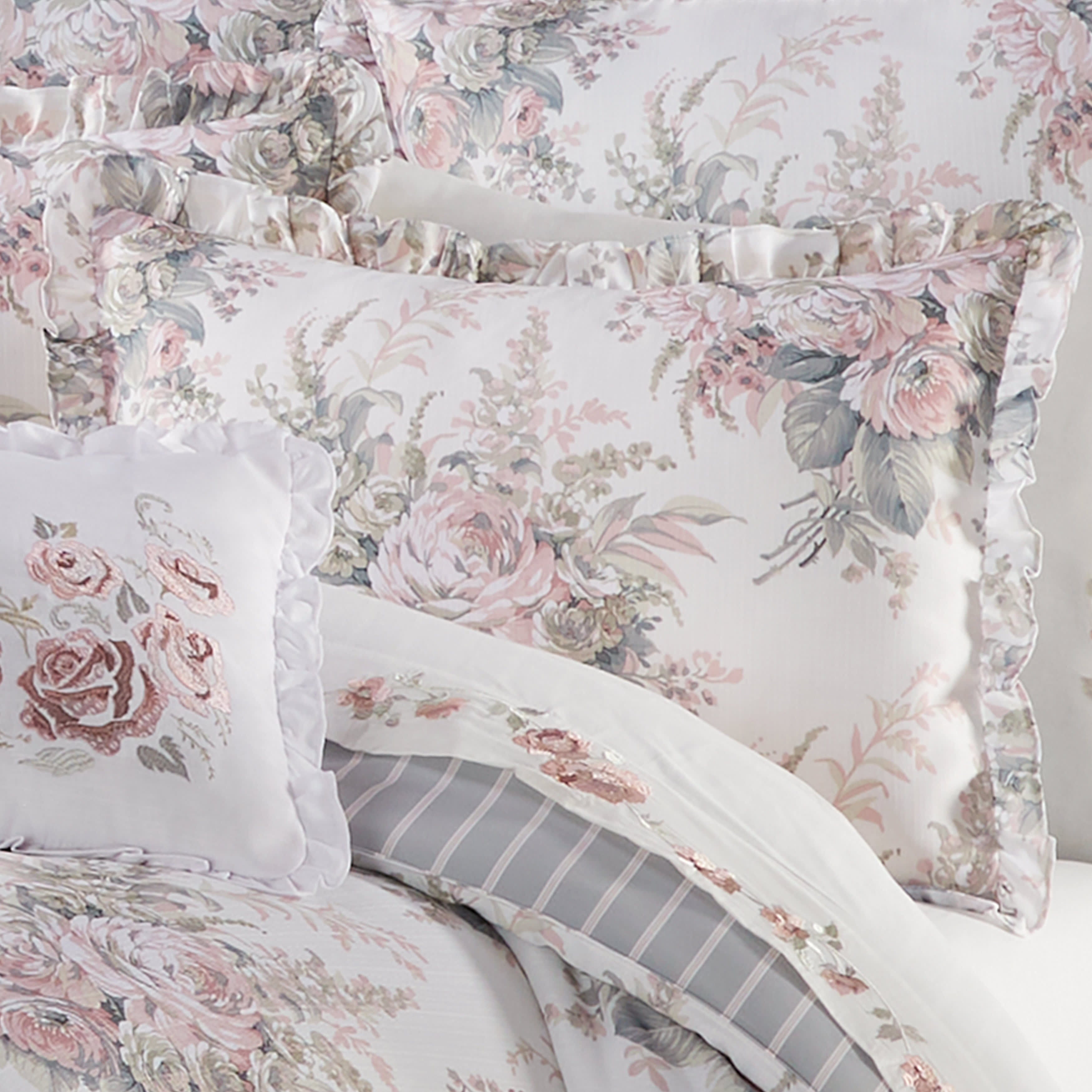Estelle Blush 4 Piece Comforter Set, BLUSH, alternate image number 2