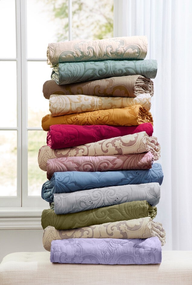 Amelia Bedspread, , alternate image number null
