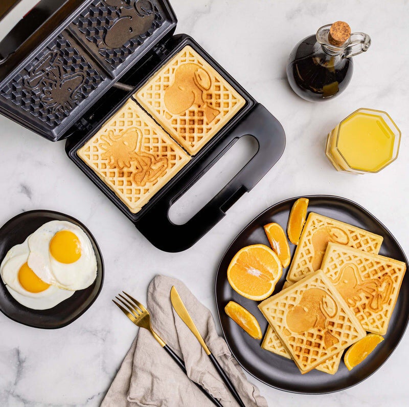 Peanuts Snoopy & Woodstock Square Waffle Maker, WHITE, alternate image number 1