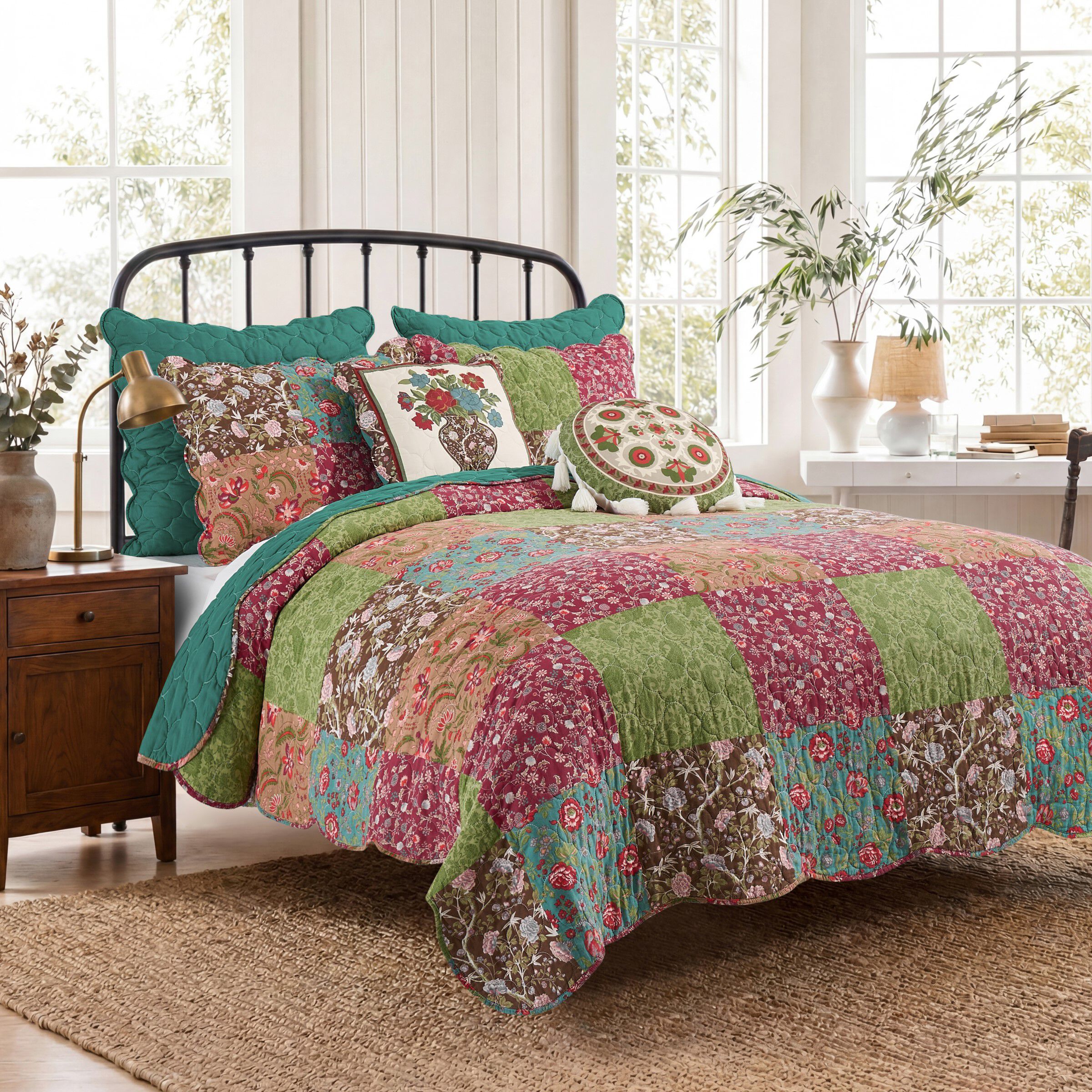 Danica Contemporary Floral Patchwork Quilt Set, MULTI, alternate image number 1