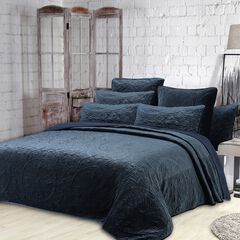 Joanna Velvet Quilt Set