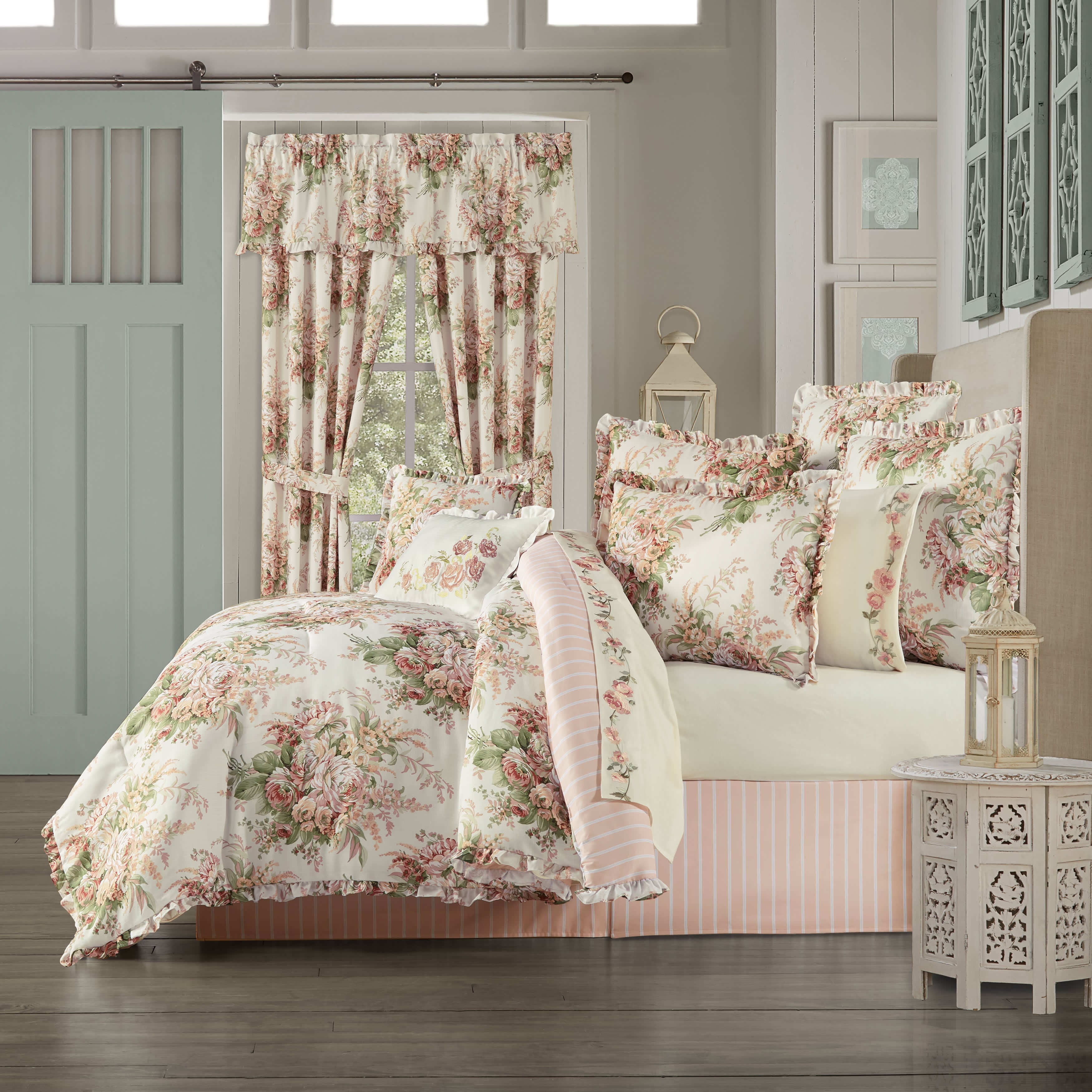 Estelle Coral 4 Piece Comforter Set, CORAL, hi-res image number 0