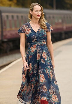 Flutter Sleeve Flyaway Maxi Dress