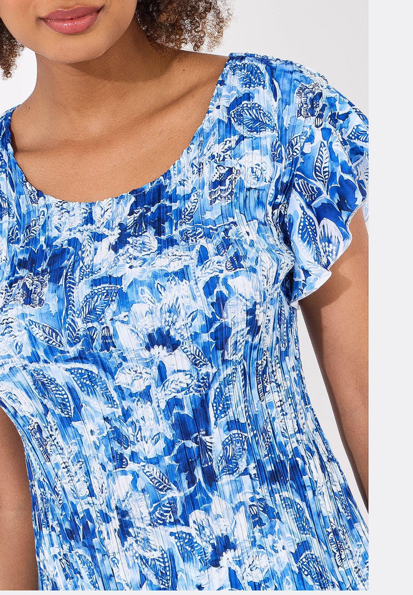 Plisse Sharkbite Tee, BLUE WATERCOLOR FLORAL, alternate image number 2