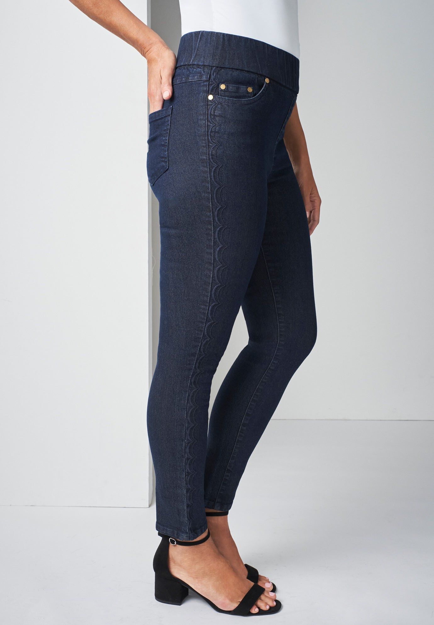Comfort Waist Scalloped Ankle Jean, INDIGO, hi-res image number 0