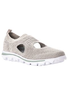 TravelActiv Avid Slip-On