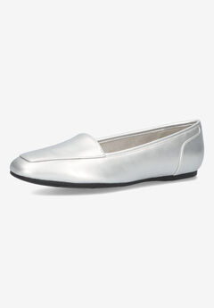 Thrill Pointed Toe Loafer