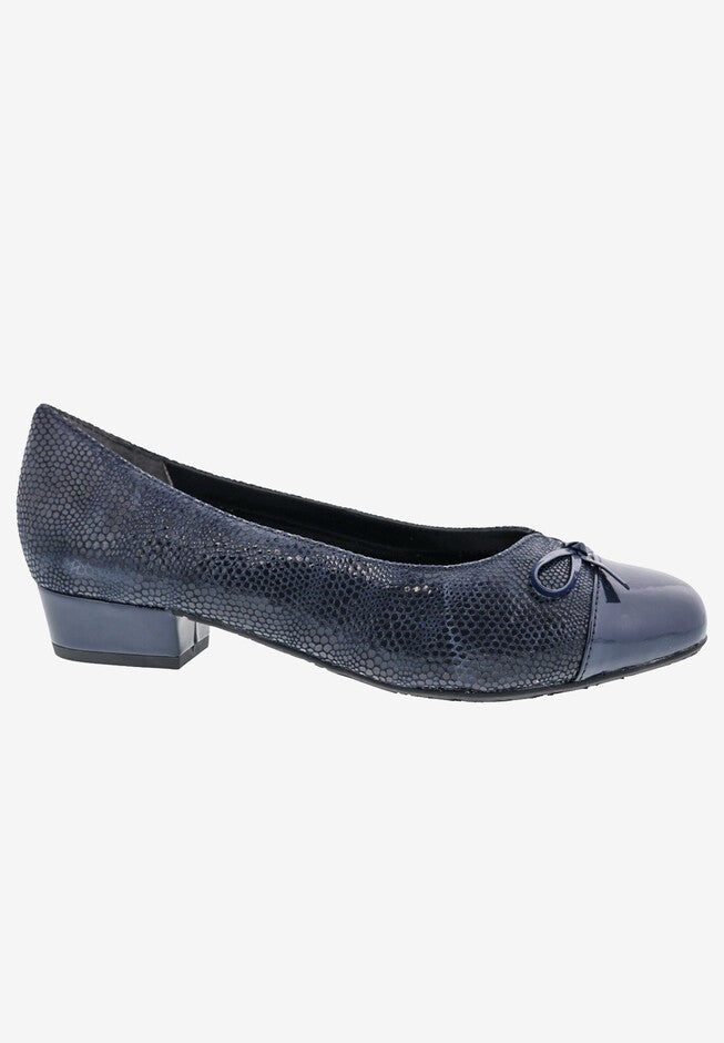 Tawnie Kitten Heel Pump, , alternate image number 2