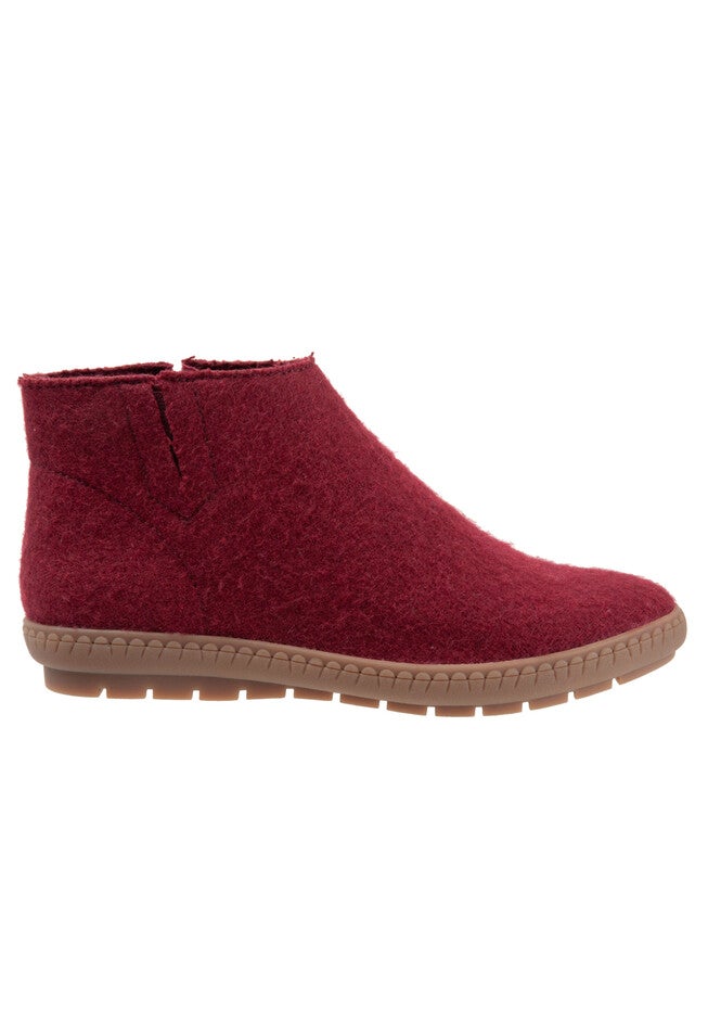 Izzy Bootie, , alternate image number null