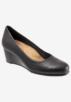 Winnie Wedge