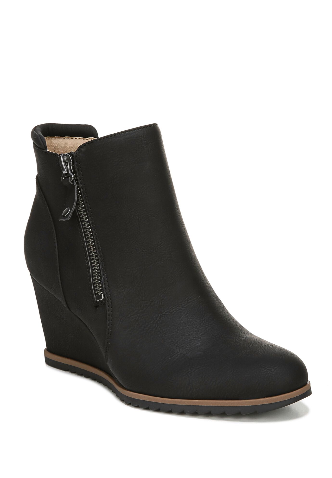 naturalizer wide width shoes