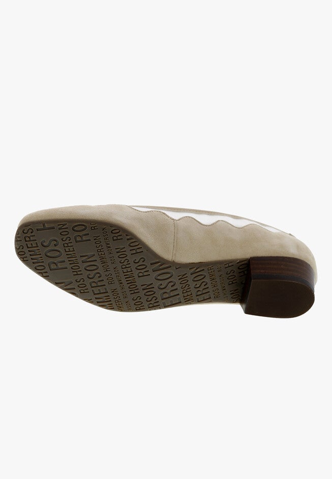 Tootsie Kitten Heel Pump, , alternate image number 5