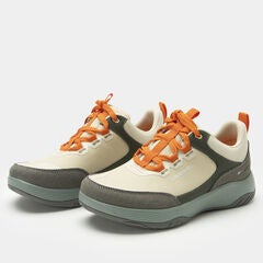 Motov8 Wide Toe Box Sneaker