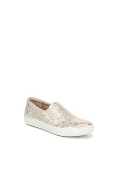 Women S Wide Width Shoes By Naturalizer Roaman S
