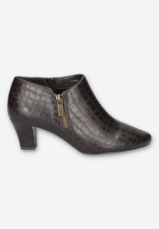 Kalinda Shootie, , alternate image number null