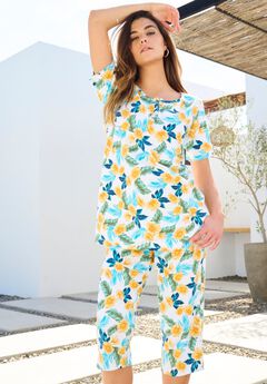 Plus Size 2-Piece Printed Henley Top and Capri Set