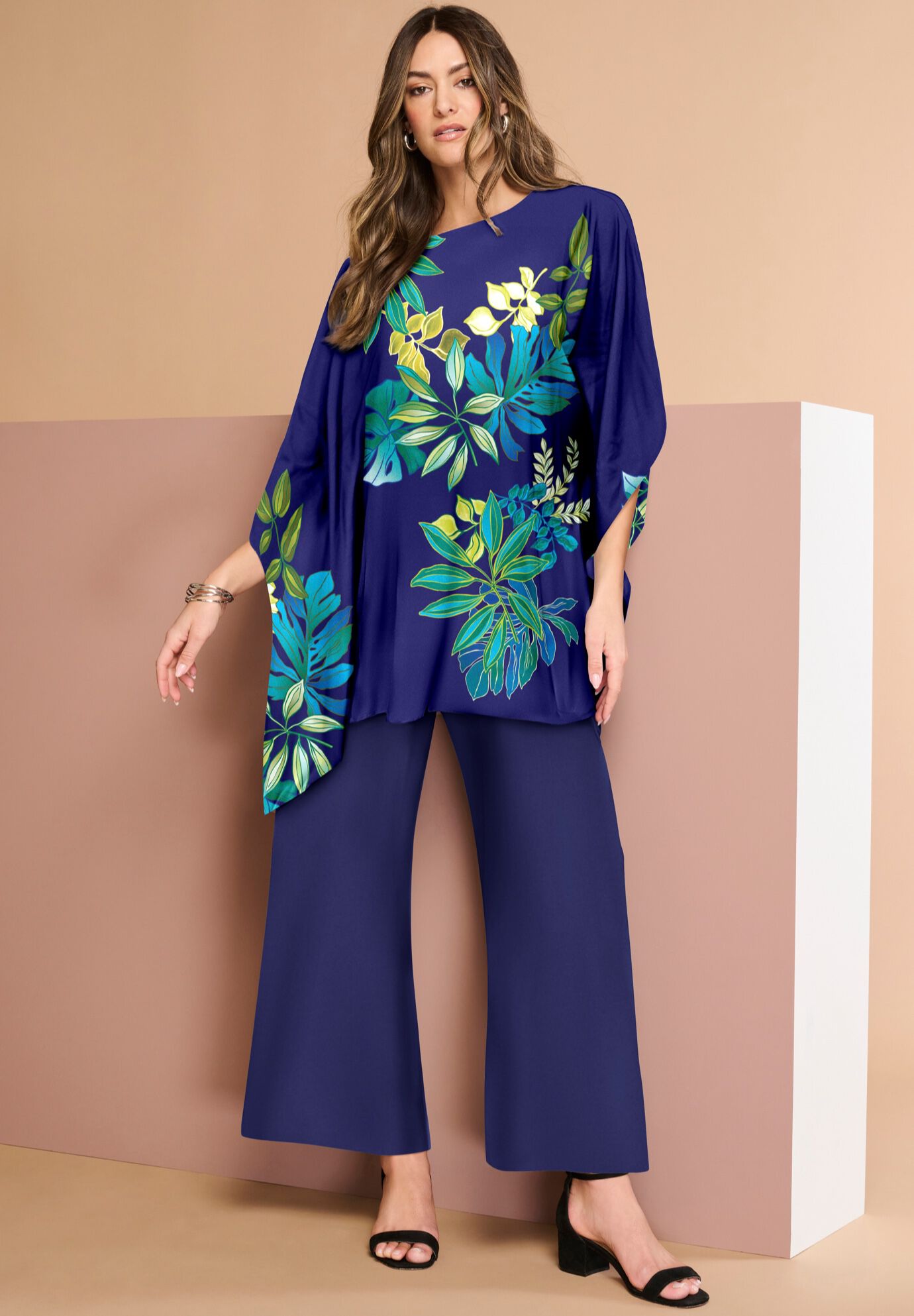 Ultrasmooth&reg; Fabric Cropped Pant, , alternate image number 3