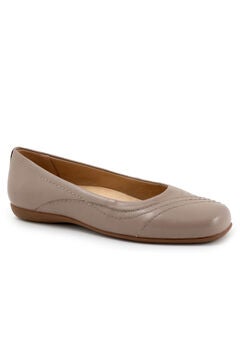 Sasha Flat