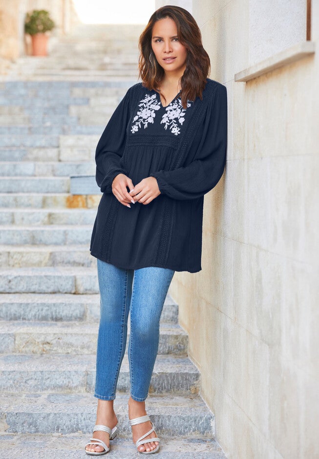 Embroidered Crinkle Top, , alternate image number 4