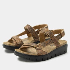 Henna Sandal