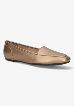 Thrill Pointed Toe Loafer