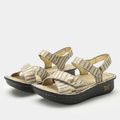 Kelsi Cross Strap Adjustable Sandal