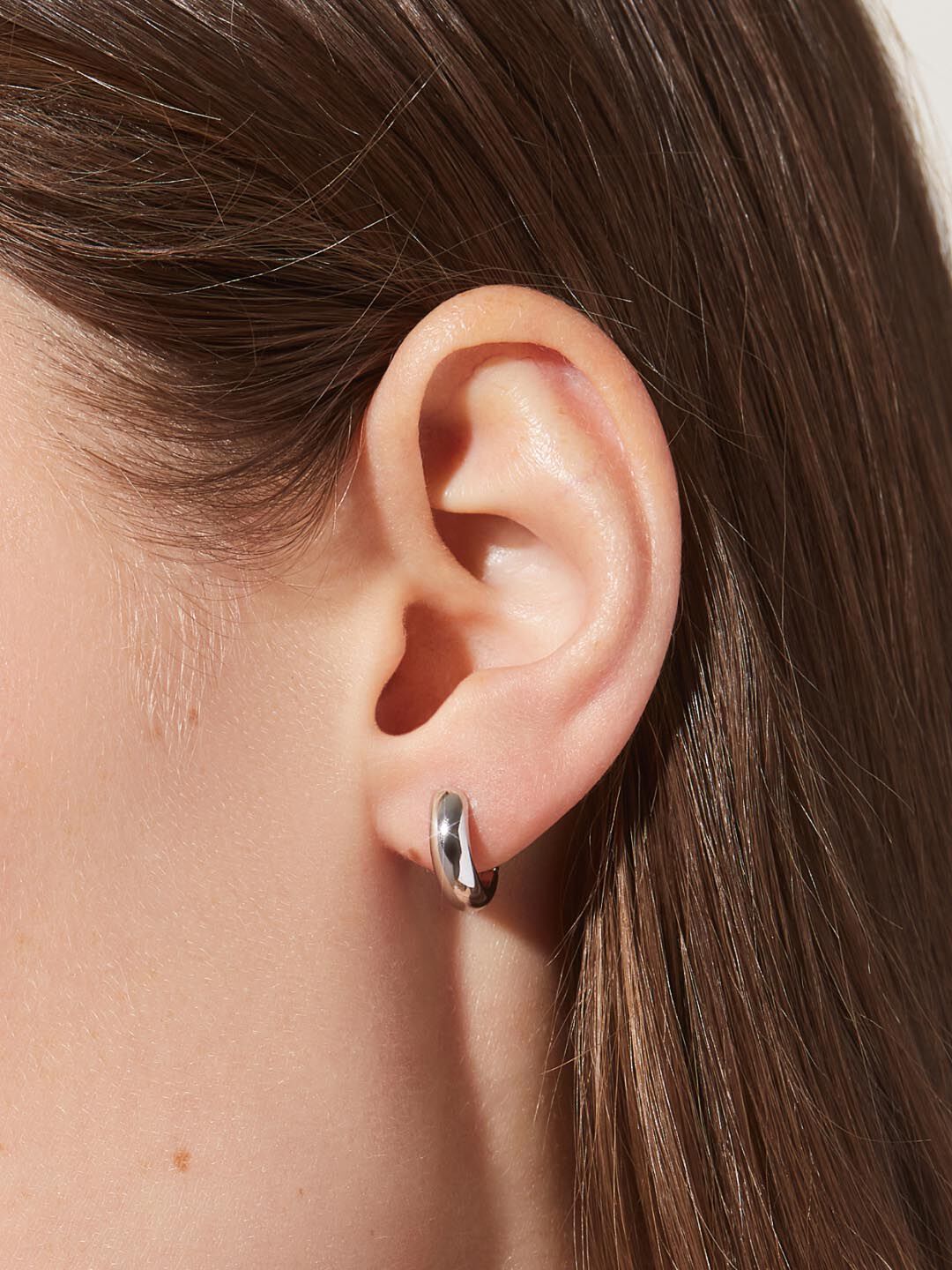 Bold Huggie Hoops - Giulia, SILVER, alternate image number 1