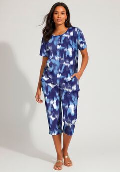 Plus Size 2-Piece Printed Henley Top and Capri Set